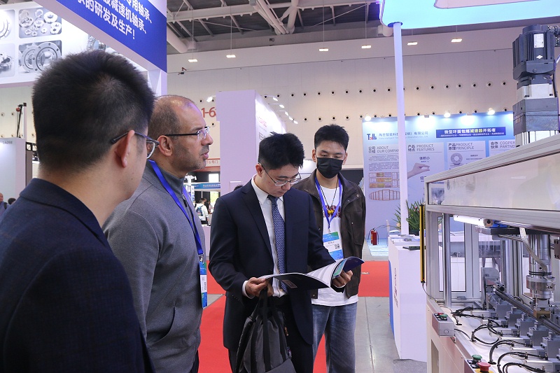 杭州尊龙凯时 - 人生就是搏!精彩亮相2025大湾区国际具身智能机器人产业展览会